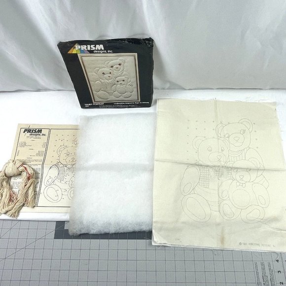 Vintage Prism Designs Horizons Family Portrait Padded Teddy Bears Sampler 11x14 - Picture 2 of 9